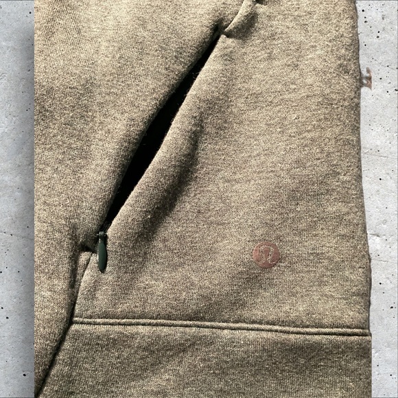 * * 🍋Lululemon & go Endeavor Long Sleeve Pullover - Picture 3 of 9